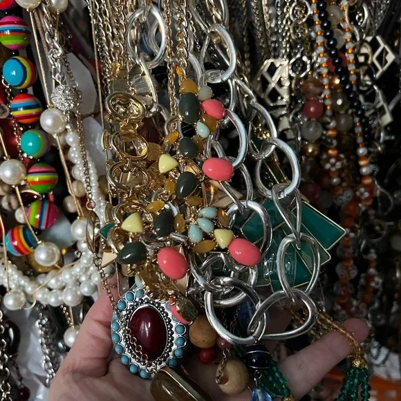 3Lbs of Necklaces Vintage to now . All wearable. ‼️A few bundles available ‼️ - Picture 2 of 11